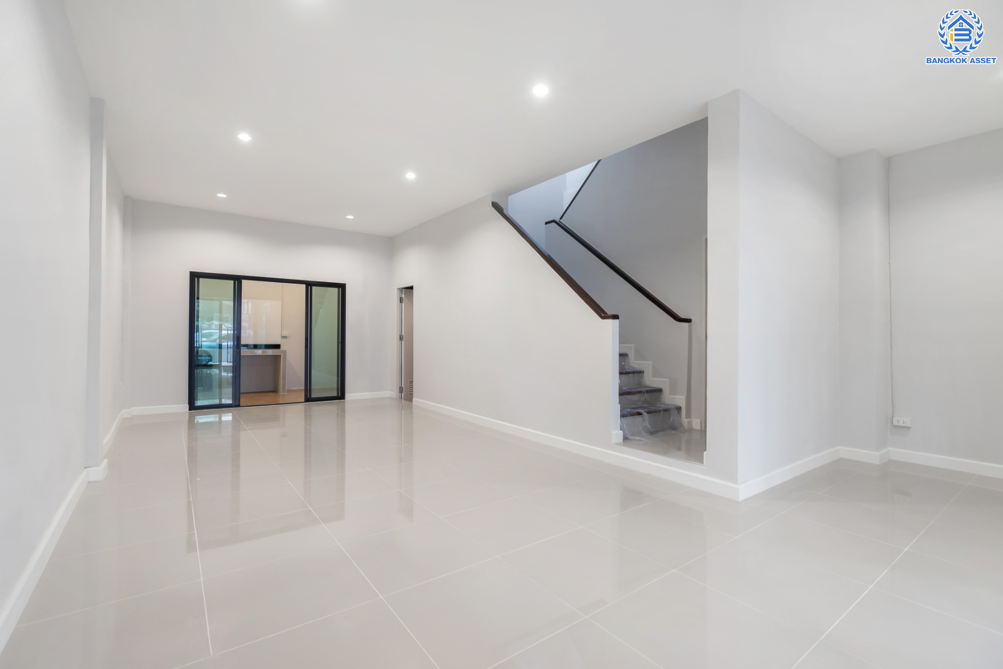 บ้านมือสองตกแต่งใหม่ ม.พิบูลย์การ์เด้นวิลล์ พิบูลย์สงคราม-พระราม5 ทาวน์โฮม 3 ชั้น หลังใหญ่! เนื้อที่ 26.1 ตร.ว. ฟังก์ชัน 4 ห้องนอน 5 ห้องน้ำ (มีห้องน้ำในตัวทุกห้อง) จอดรถได้ 2 คัน บนสุดยอดทำเล! เชื่อมถนนพิบูลย์สงคราม, วงศ์สว่าง, นครอินทร์ และติวานนท์ ใกล้จุดขึ้นทางด่วนศรีรัช-วงแหวนรอบนอก ใกล้รถไฟฟ้า "สถานีแยกติวานนท์"